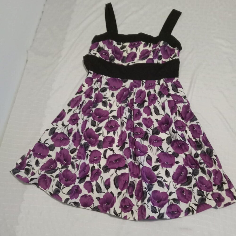 Beautiful romantic floral summer vintage dress with petticoat